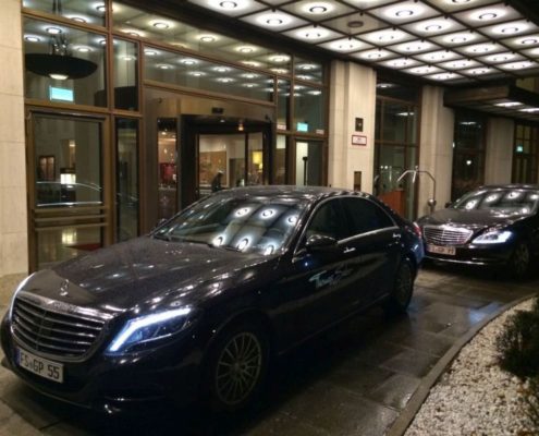 Limousinenservice vor Hotel in München